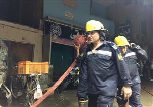 بسبب شماريخ فرح.. نشوب حريق أعلى سطح عقار في الدقي