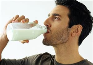 هل يخفف الحليب من حموضة المعدة أم يزيد حدتها؟