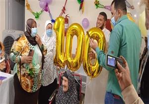 أتمت الـ100 عام.. احتفال بعيد ميلاد "كريمة" أكبر معمرة في السويس - صور