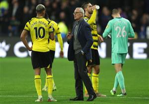 حالة طارئة توقف مباراة في بريميرليج.. وأبو تريكة يعلق (فيديو)