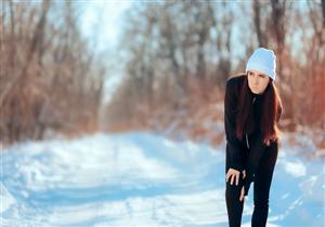 يعيق حركتك؟.. 4 طرق لتخفيف ألم العظام في الشتاء "فيديوجرافيك"