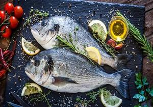 خبير تغذية يوضح فوائد أنواع السمك.. إليك الطريقة المثلى لطهيها