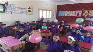 مدارس بالقاهرة تستقبل الطلاب بالبلالين قبل انطلاق الدراسة غدا -صور