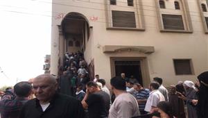 ماتت بعد 8 أيام في الغيبوبة.. تشييع جنازة بسملة ضحية "مدرس الدقهلية" - صور 