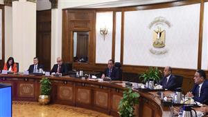 رئيس الوزراء يستعرض مع مجموعة من المستثمرين السياحيين مقترحات تطوير صناعة السياحة