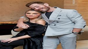 ليلى زاهر تخضع لجلسة تصوير مع والدها وتعلق :"الظهر والسند"