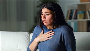 عرض خطير ينذر النساء بالنوبة القلبية قبل وقوعها