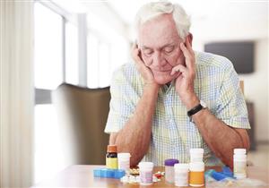 كيف يتناول كبار السن الأدوية بأمان؟