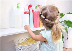 انتبهي- 5 منتجات منزلية خطر على صحة طفلِك