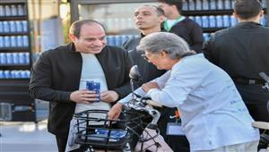 السيسي يشارك في ماراثون للدراجات بشرم الشيخ - فيديو