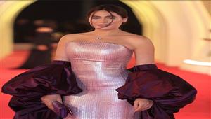 "إيه اللي إنت لابساه ده".. الجمهور يعلق على ظهور هاجر أحمد في القاهرة السينمائي