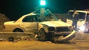 سيارة ملاكي تصطدم بعمود إنارة بشارع البحر الأعظم بالجيزة