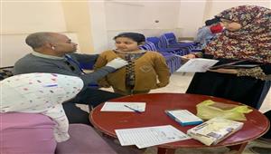 صور.. فحص 228 حالة خلال قافلة طبية مجانية في قرية كفر وهب بالمنوفية