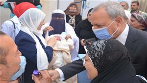 صور.. محافظ القليوبية يدشن حملة التطعيم ضد شلل الأطفال في المركز الطبي ببنها