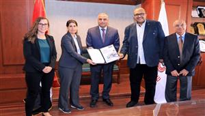 تسليم شهادات الأيزو لـ6 معامل مياه شرب وصرف صحى في سوهاج