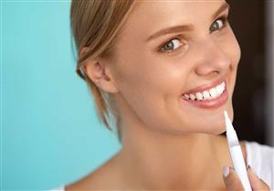 أقلام تبييض الأسنان- دليل شامل بالمميزات والعيوب
