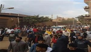 شنقوه ودفنوه في حفرة.. تشييع جثمان الطفل زياد "ضحية الموبايل" بالخانكة- صور