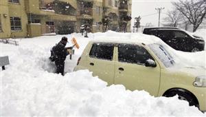 بالفيديو.. هطول أمطار وسقوط ثلوج كثيفة على مناطق عدة في الكويت