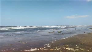 البحر فتوة.. أمواج عالية وتيارات مائية شديدة في بورسعيد (فيديو وصور)