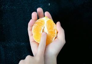 إفرازات برتقالية من المهبل للحامل- علام تشير؟