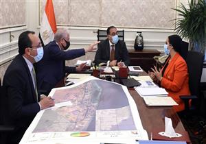 استعدادا لمؤتمر المناخ.. 3 محطات طاقة شمسية جديدة  واستقبال السيارات الكهربائية