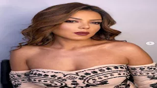 ناهد السباعي بإطلالة جريئة في سادس أيام الجونة