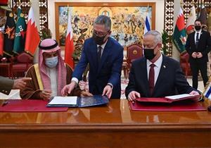 العاهل البحريني يلتقي وزير الدفاع الإسرائيلي