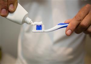 احذر ابتلاع معجون الأسنان- دراسة: قد يسبب التسمم
