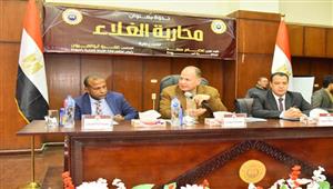 محافظ أسيوط خلال لقائه التجار: طرح سلع بتخفيضات 30% لمحاربة الغلاء (صور)