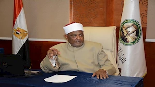 جدل الحجاب| عباس شومان يرد على سعد الهلالي: "فرض"
