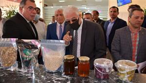 صور.. محافظ جنوب سيناء: السلع الاستراتيجية متوافرة في الأسواق خلال شهر رمضان