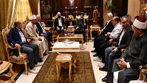 محافظ جنوب سيناء يهنيء الأنبا أبوللو وأقباط مصر بعيد القيامة المجيد - صور