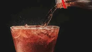 احذر.. أضرار تناول الصودا على الريق