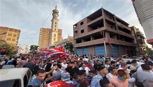 "جلباب أبيض وملابس زاهية".. الأطفال يتصدرون فرحة عيد الفطر فى الشوارع والساحات بأسيوط ( فيديو وصور)