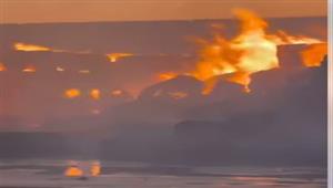 "الدخان غطى السما".. حريق هائل في مصنع ملابس بمدينة السادات