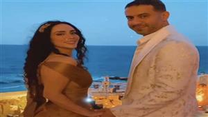 إطلالة غريبة.. 20 صورة لـ بسنت شوقي ومحمد فراج في الجونة 