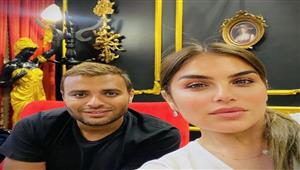 مستعينا بأغنية هي.. رامي صبري يهنئ زوجته بعيد ميلادها