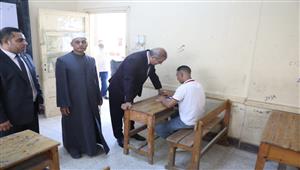 رئيس جامعة الأزهر يتفقد امتحان الديناميكا لطلاب العلمي بالشهادة الثانوية بشبين الكوم 