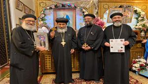 صور.. "مطرانية بورسعيد" تعلن وصول "شعلة النور المقدس" من القدس 