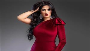 ياسمين عبدالعزيز تخطف الأنظار في أحدث ظهور.. والجمهور: "القمر طلع"