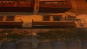 بالصور- انهيار أجزاء من عقار وسط الإسكندرية.. والحي يجلي السكان 