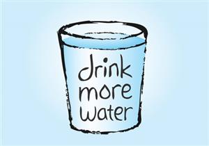 شرب الماء بكثرة قد يعرّضك للوفاة- كم لتر مسموح في اليوم؟