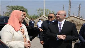 فيديو.. وزيرة التضامن تسلم عقود مشروعات صغيرة للمستحقين في بني سويف