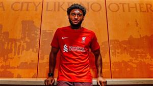 ليفربول يعلن تجديد عقد مدافعه
