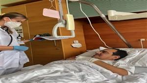 خضع لجراحة دقيقة بالقلب.. نجل محمد ثروت يكشف تطورات حالته الصحية (خاص)