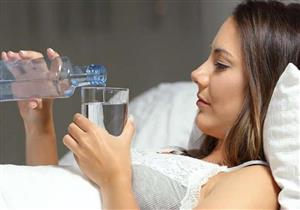 هل شرب الماء قبل النوم ضروري؟