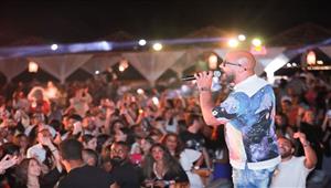 بالصور| جوهرة ترقص في حفل العسيلي وشاكوش على شاطئ البحر