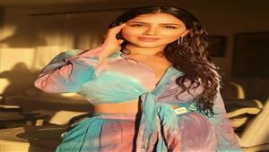 "على المرجيحة".. أحدث ظهور لـ مي عمر والجمهور يعلق