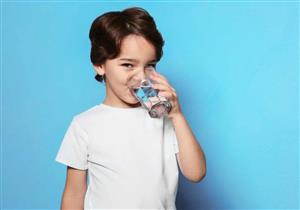 فوائد شرب الماء للأطفال- كم كوب مسموح يوميًا؟