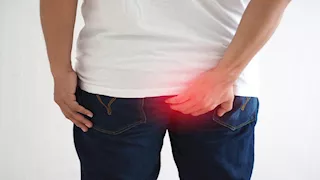 احذر إصابتك بالبواسير.. 3 عادات خطيرة لا تفعلها في الحمام